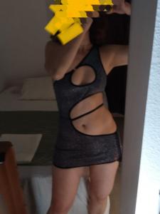 608298922: Chica busca chico en Sevilla