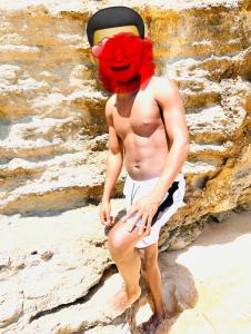 631069797: Chico busca chica en Sevilla