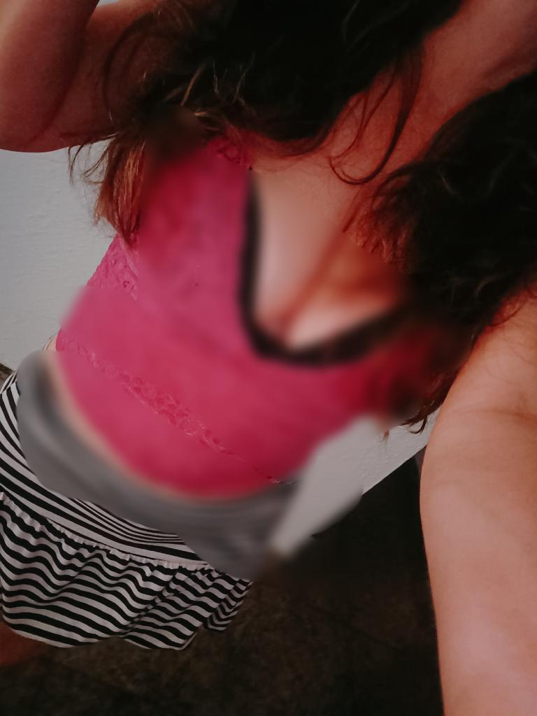 631198689: Chica busca chico en Valencia