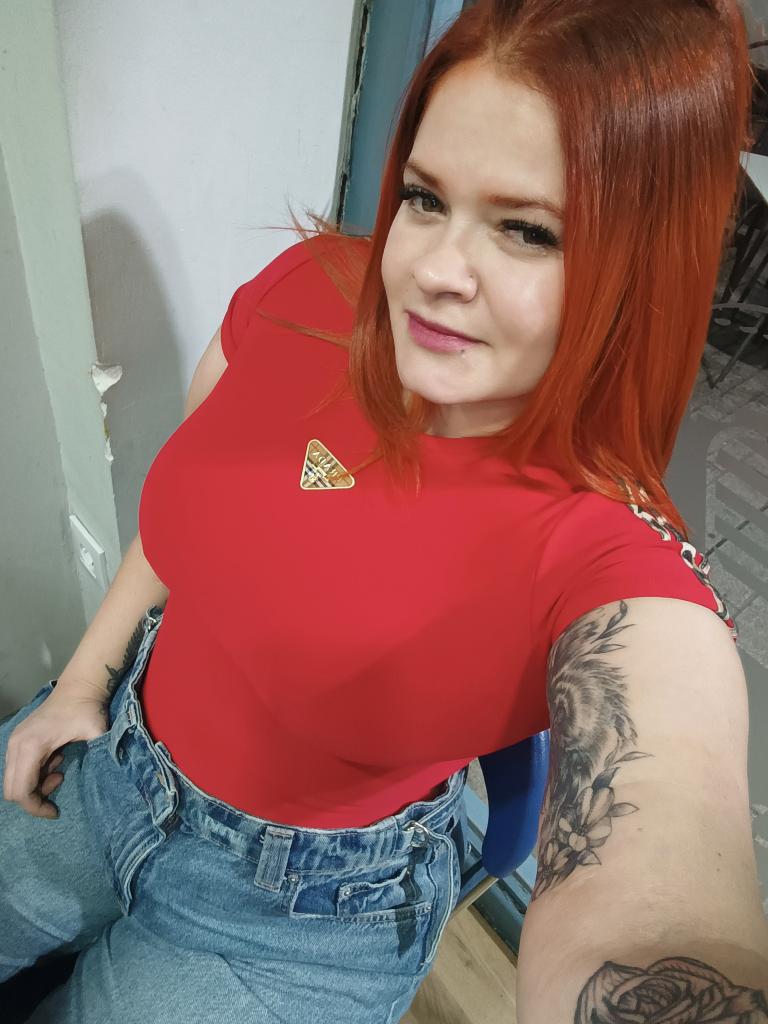 677308085: Chica busca chico en Lugo