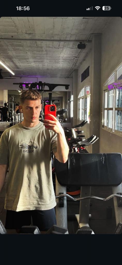 614927188: Chico busca chica en Málaga