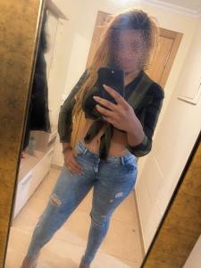 667776255: Chica busca chico en Lugo