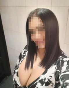 698257331: Chica busca chico en Sevilla