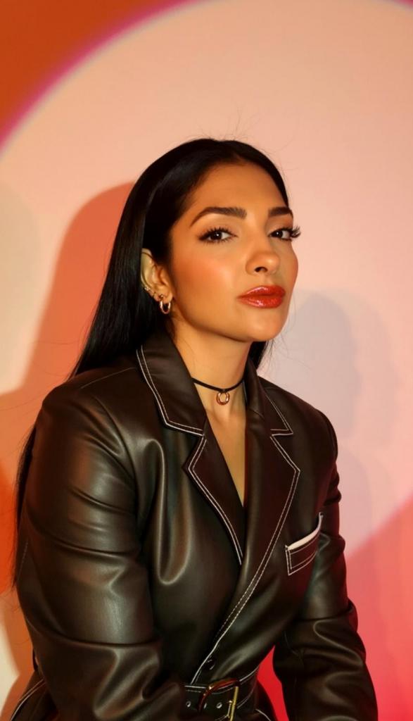 632977434: Chica busca chico en Málaga