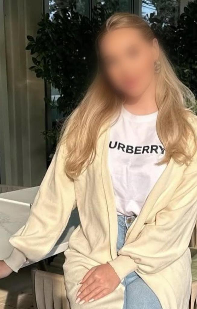 610452497: Chica busca chico en Barcelona