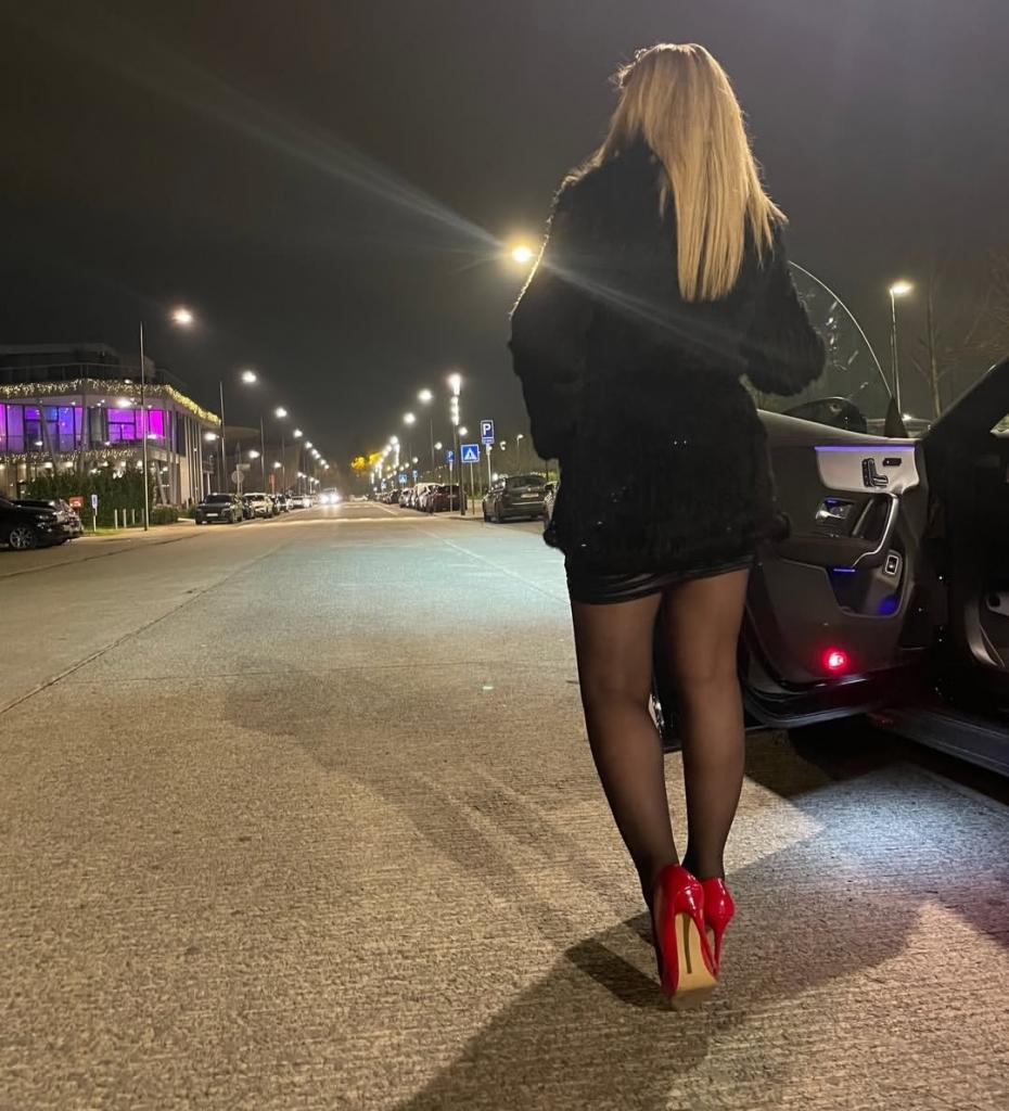 Chica busca chico en Jaén: 