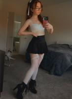 607890115: Chica busca chico en Barcelona