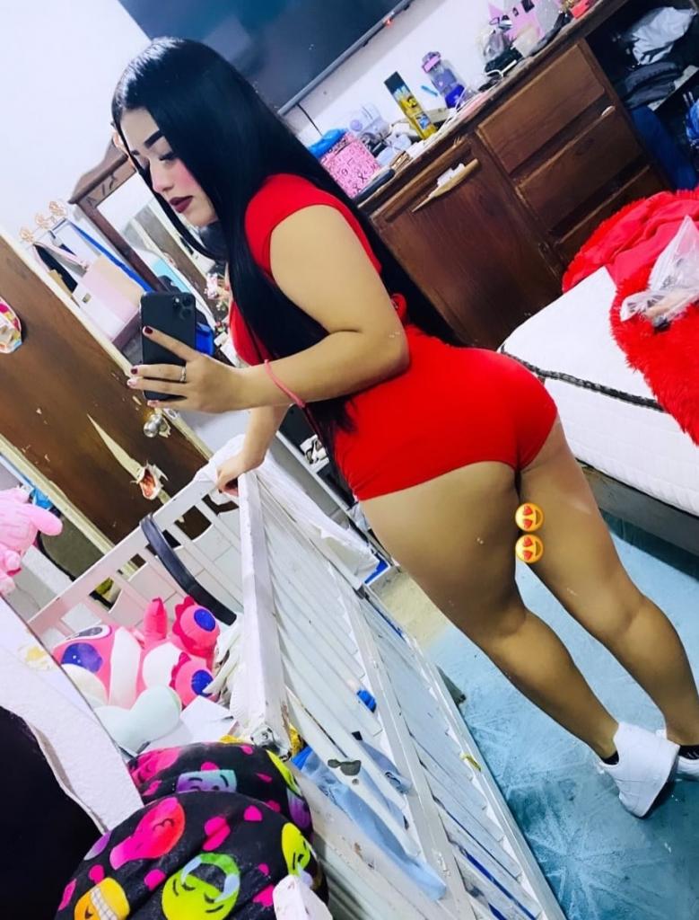 641893714: Chica busca chico en Navarra