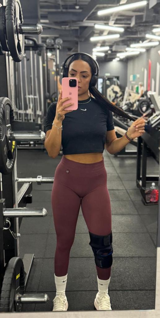 666321051: Chica busca chico en Barcelona