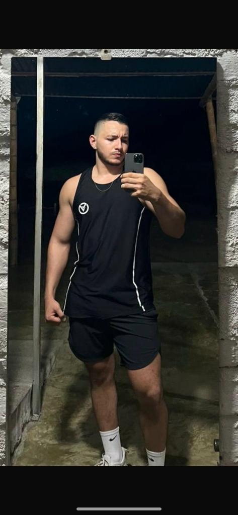 641464627: Chico busca chica en Madrid