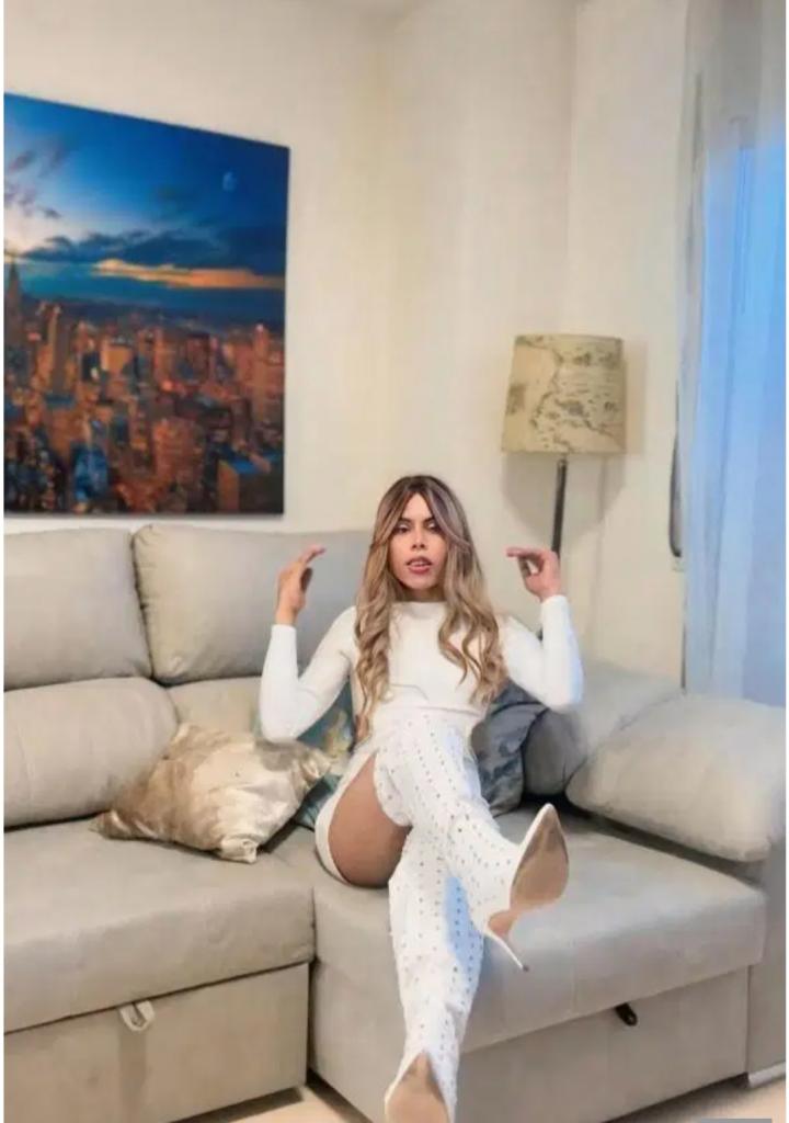 697750320: Chica busca chico en Asturias