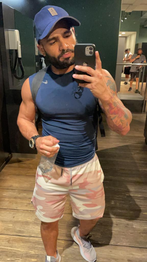 695865467: Chico busca chica en Málaga