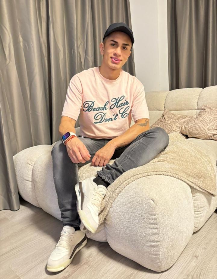 Chico busca chica en Granada: 