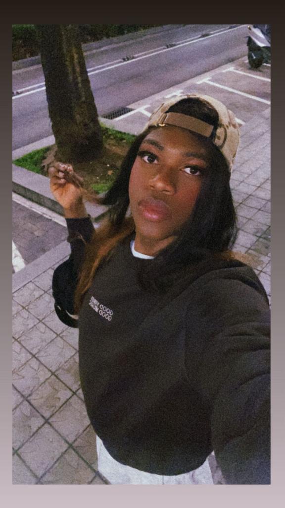 687123603: Travesti en Barcelona