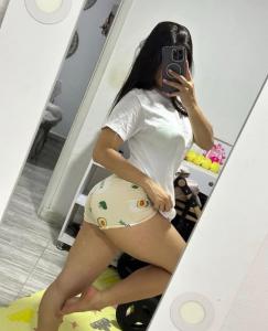 662682477: Chica busca chico en Sevilla