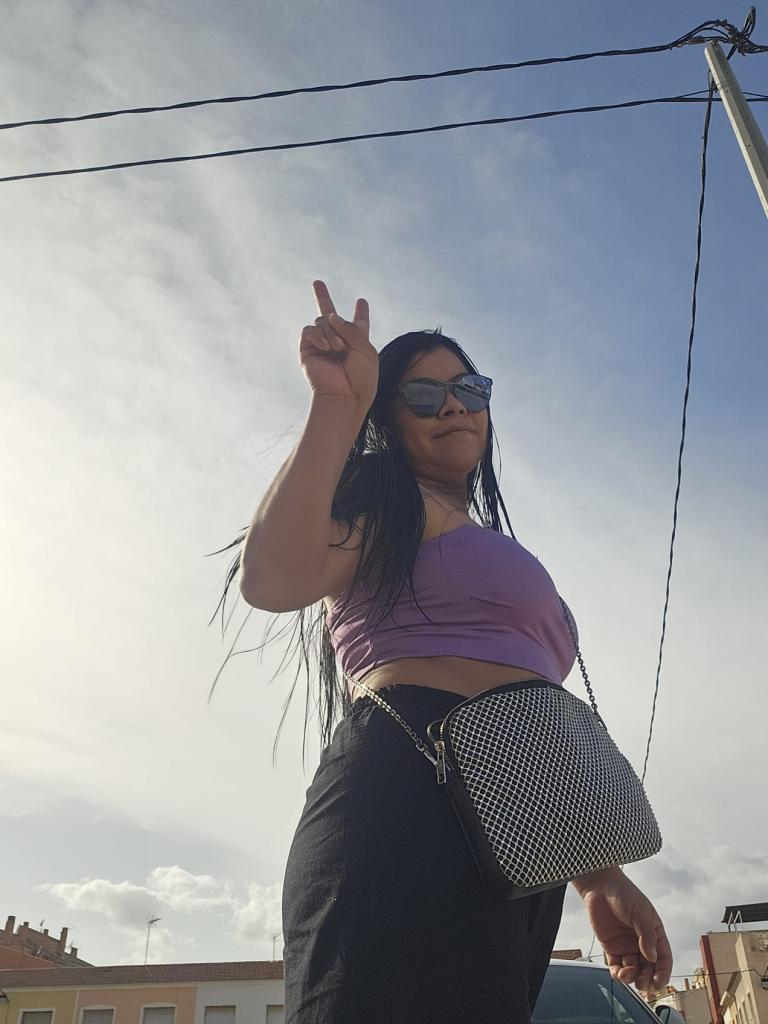 643398061: Chica busca chico en Murcia