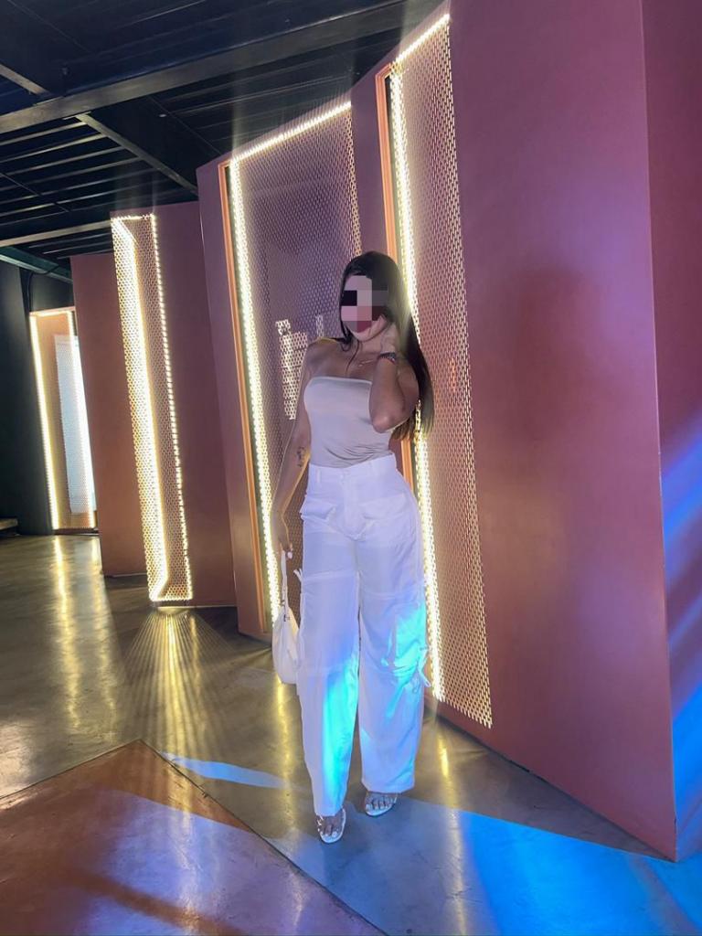 633381351: Chica busca chico en Sevilla