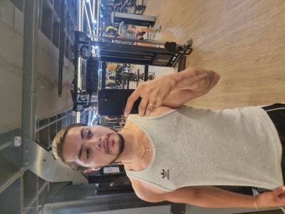 695946614: Chico busca chica en Málaga