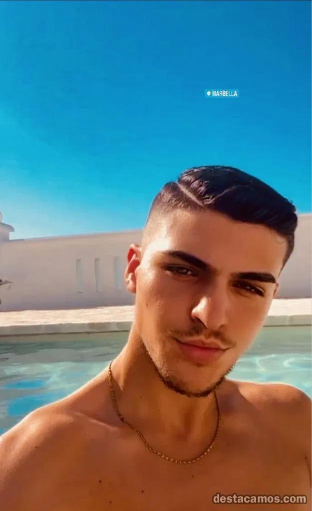 614667595: Chico busca chica en Cádiz