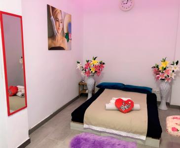 931942026: Chica busca chico en Barcelona