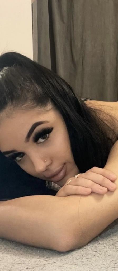 675801377: Chica busca chico en Almería