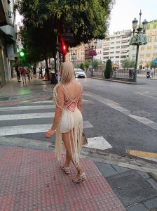 643264765: Chica busca chico en Granada
