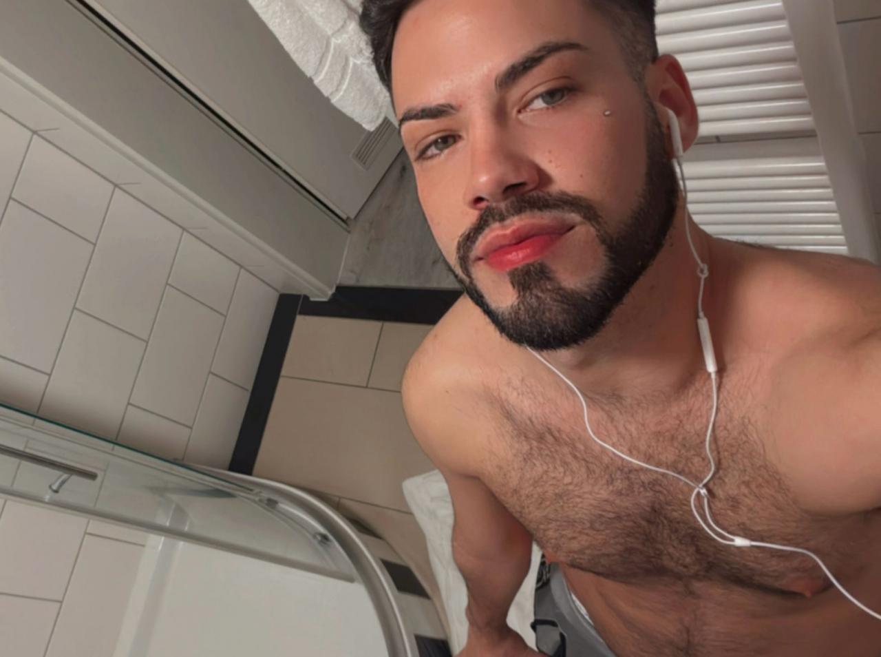 670410693: Chico busca chica en Jaén