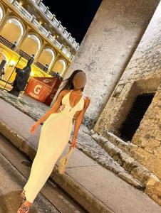 631223576: Chica busca chico en Valencia