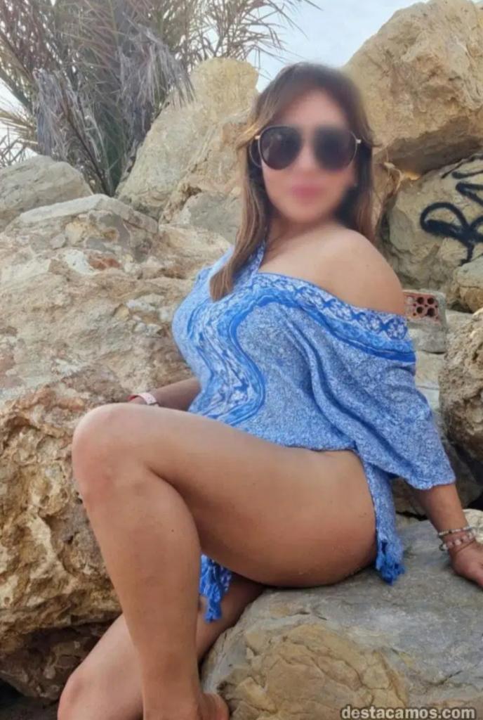 631717845: Chica busca chico en Barcelona