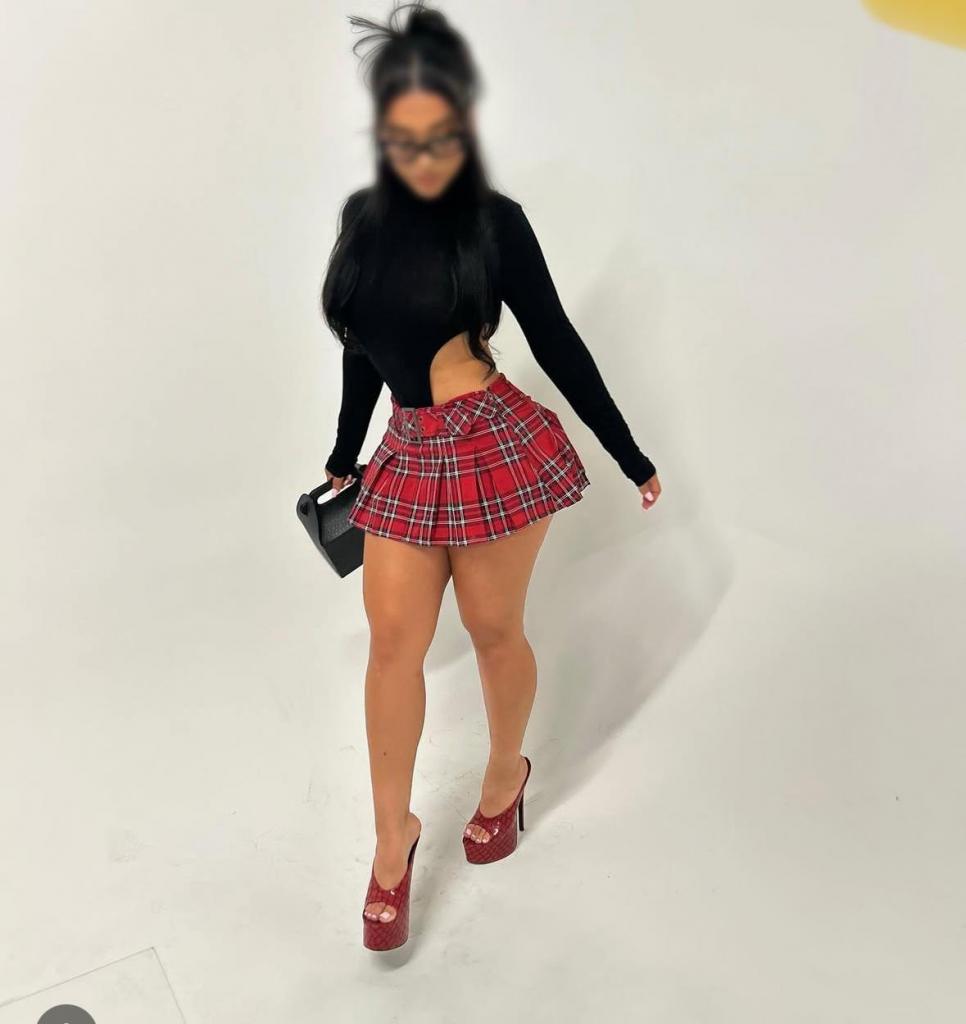 632969221: Chica busca chico en Valencia