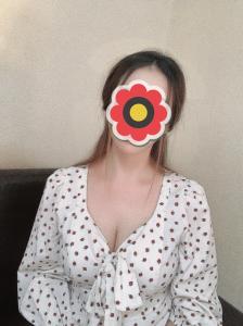 617271505: Chica busca chico en Sevilla