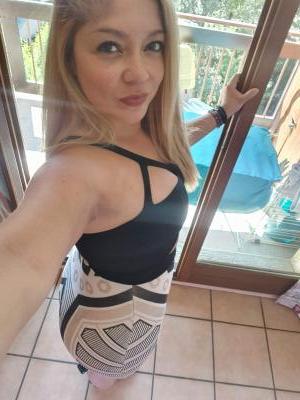 697868450: Chica busca chico en La Coruña