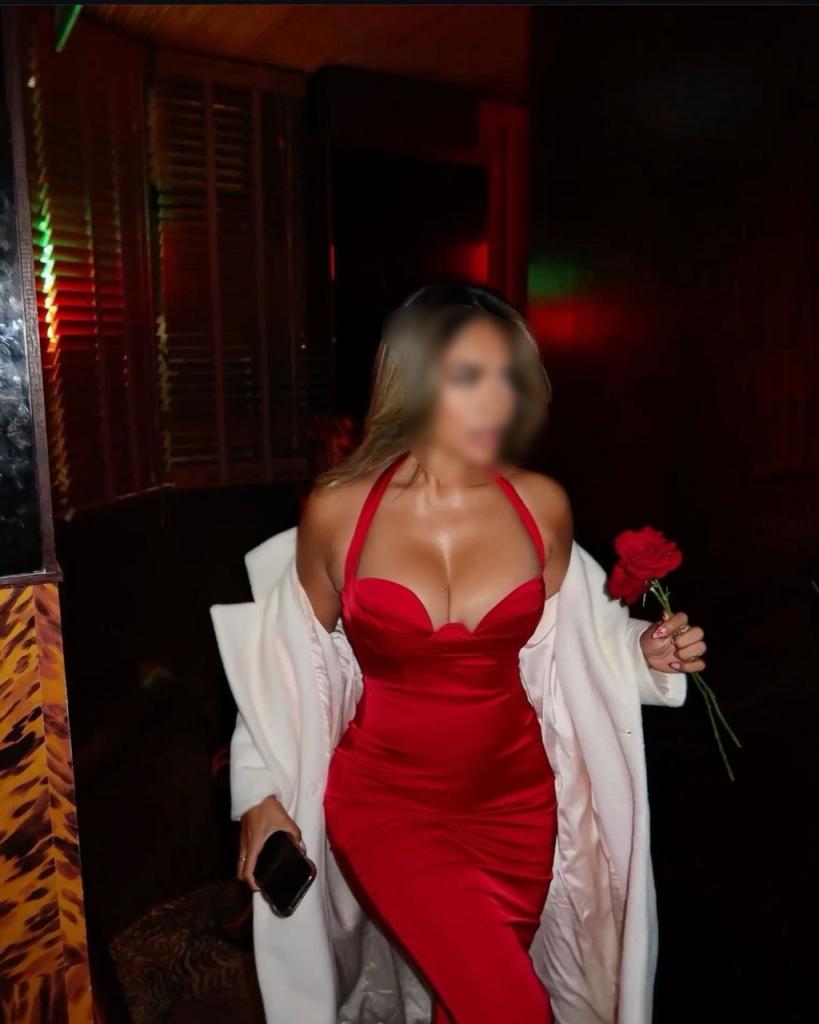 747443231: Chica busca chico en Cantabria