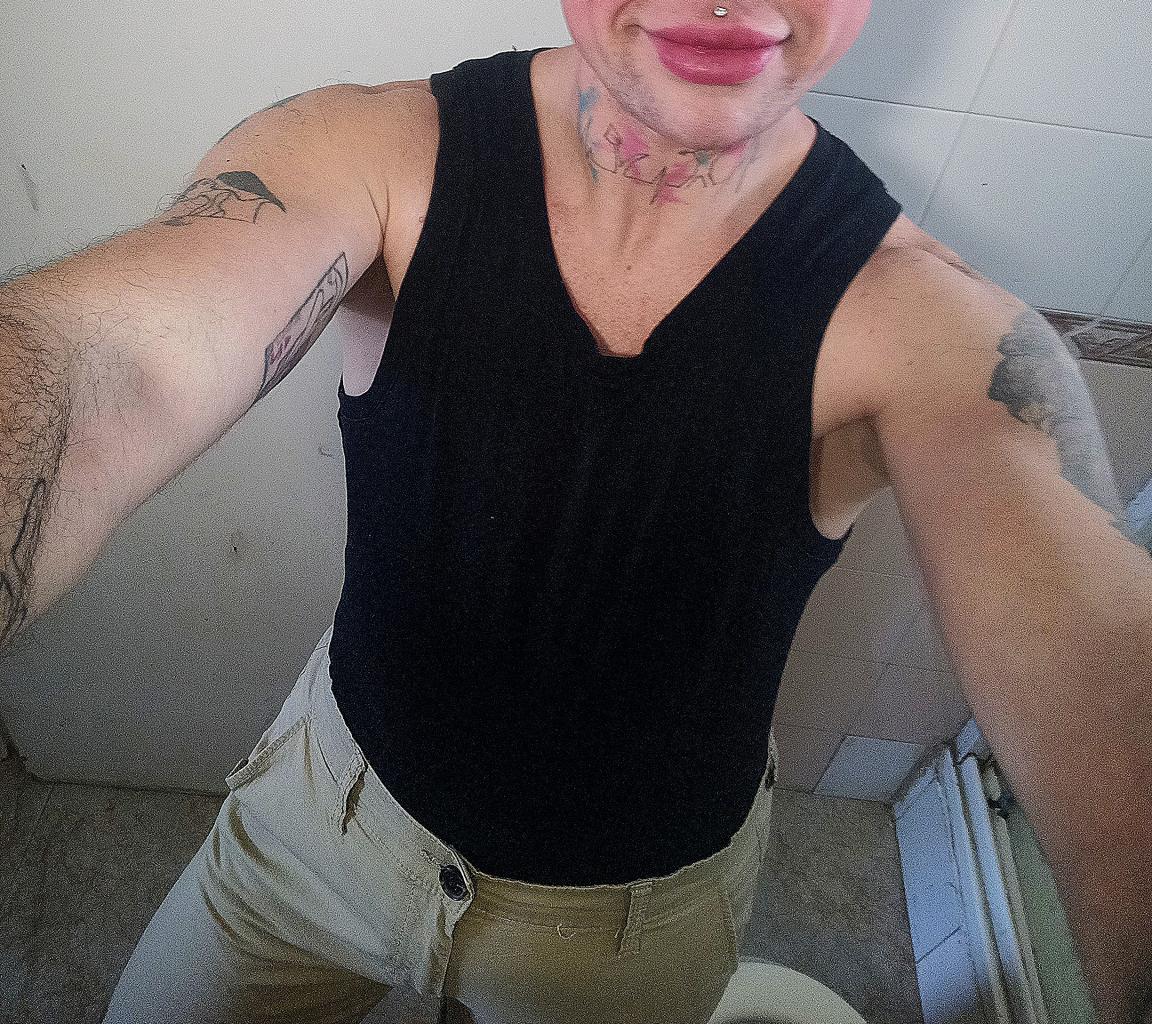 610166989: Chica busca chico en Sevilla