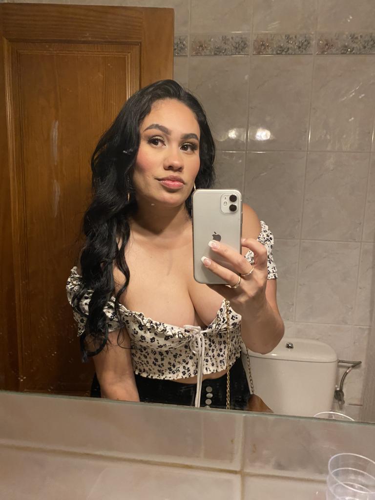 641380311: Chica busca chico en La Coruña