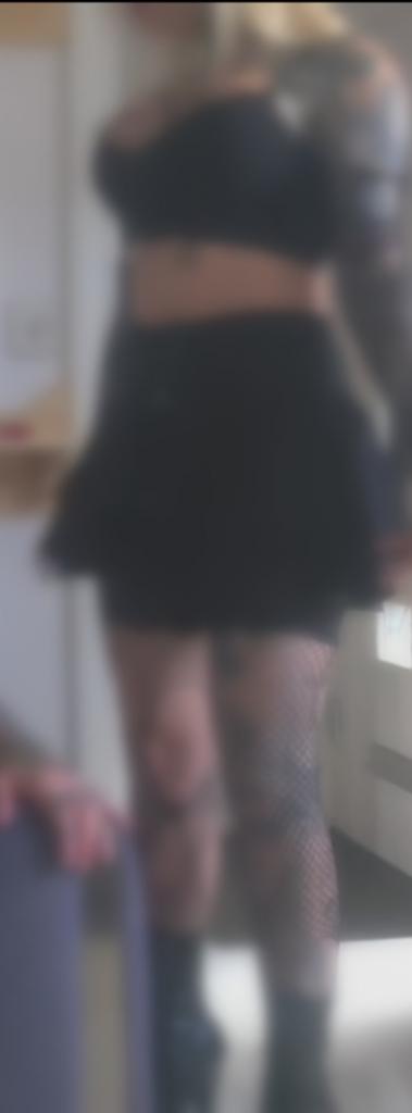 613805225: Chica busca chico en Madrid