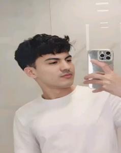 614906978: Chico busca chica en Zaragoza