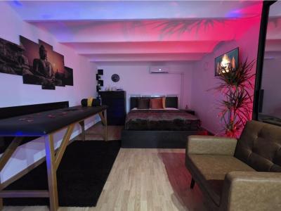 627758951: Chica busca chico en Barcelona