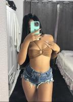 647244675: Chica busca chico en Sevilla