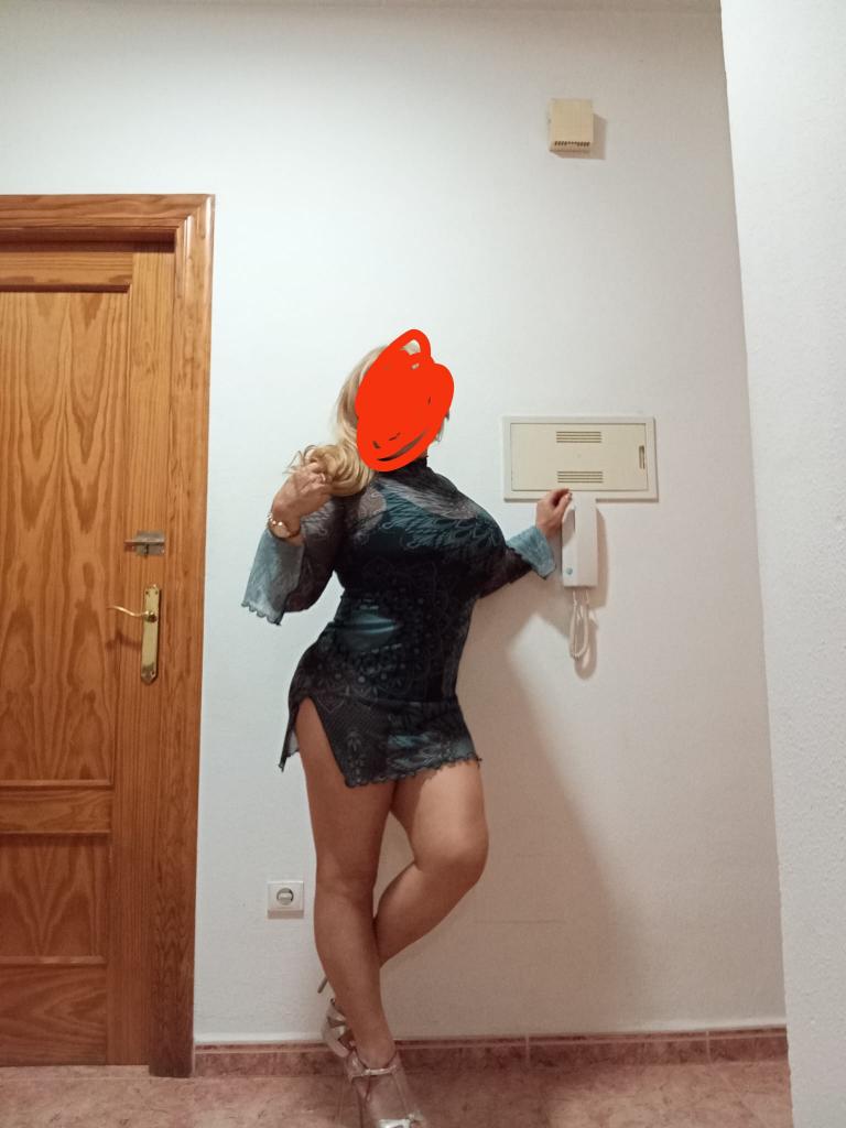 Chica busca chico en Almería: 