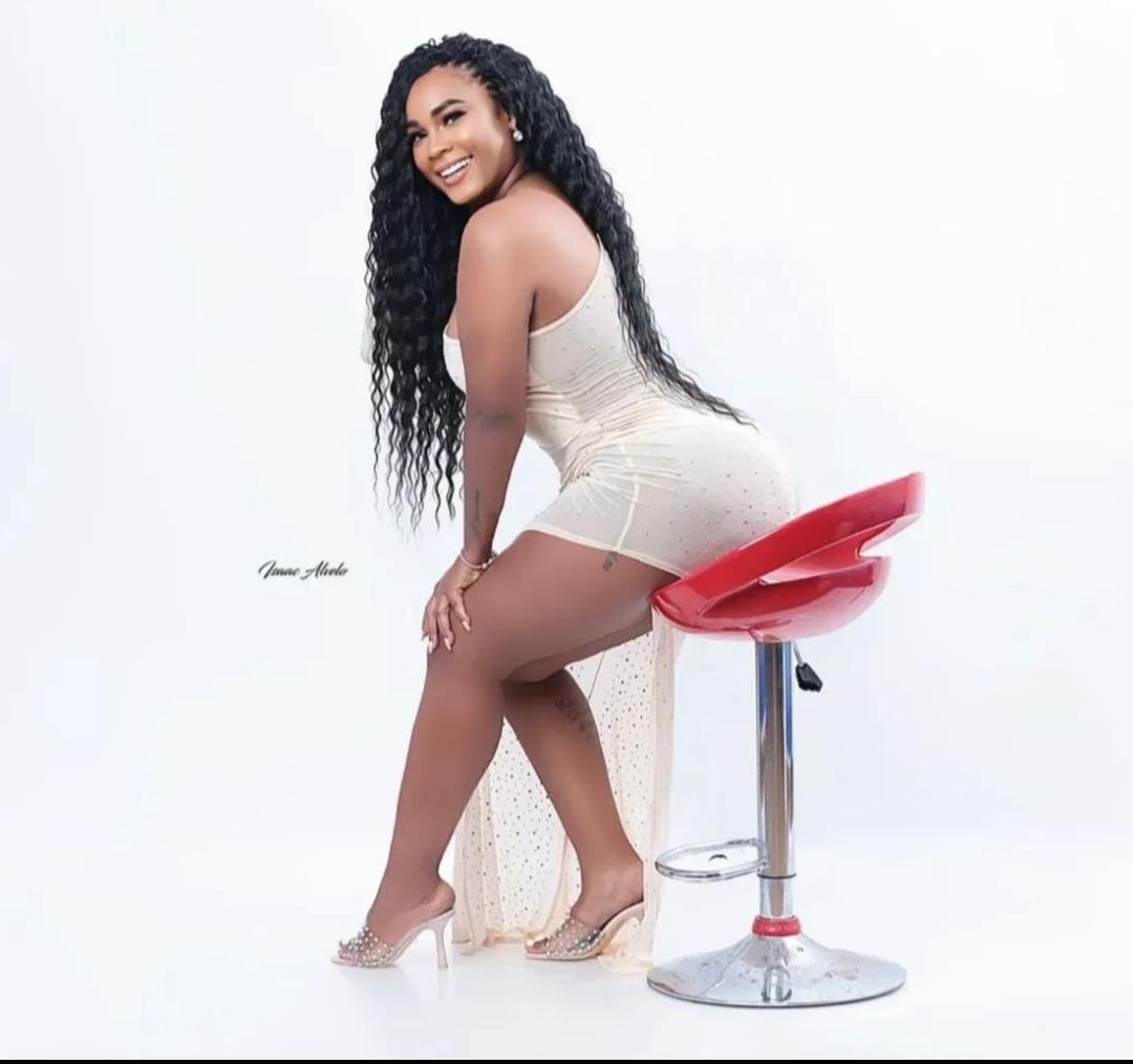 Chica busca chico en Cádiz: 