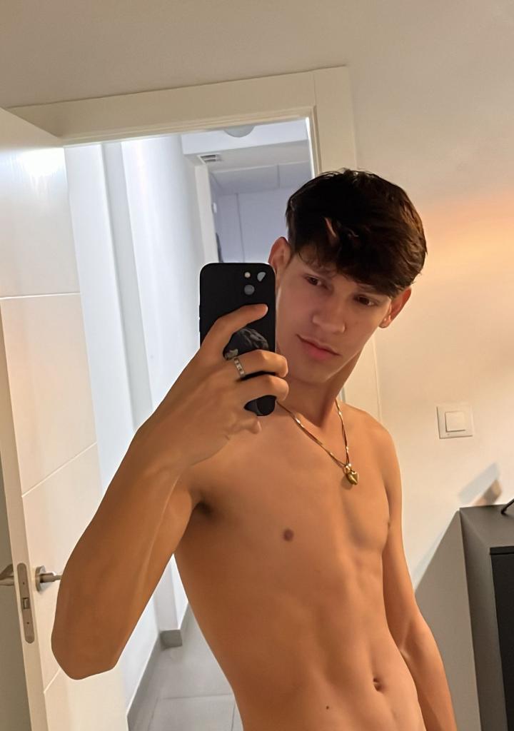 Chico busca chica en Málaga: 