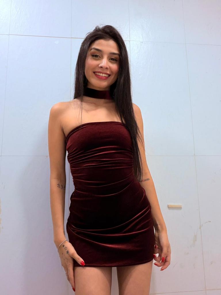 Chica busca chico en Ibiza: Chica busca chico