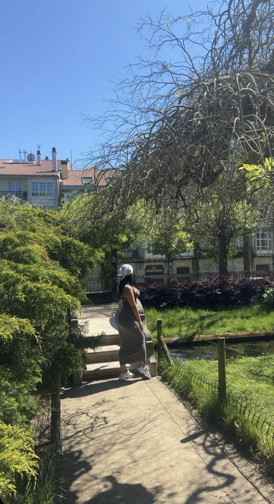 613967826: Chica busca chico en La Coruña