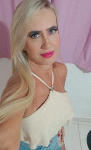 614663544: Chica busca chico en Barcelona