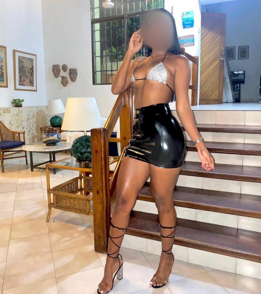Chica busca chico en Almería: 
