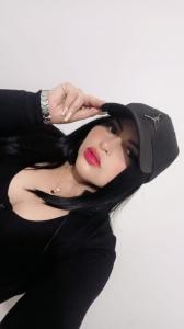 667037085: Chica busca chico en Sevilla