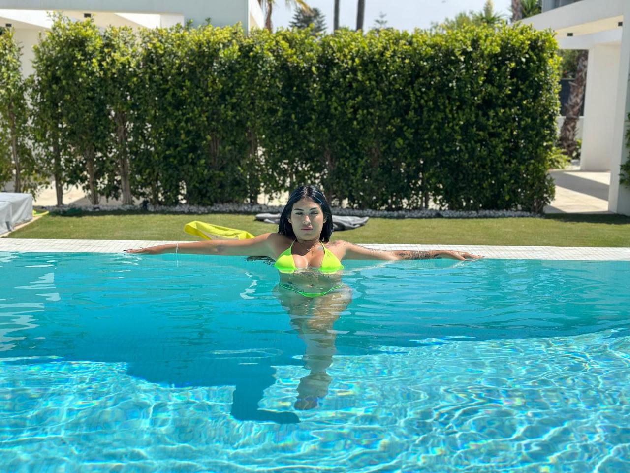 604279047: Chica busca chico en Cádiz