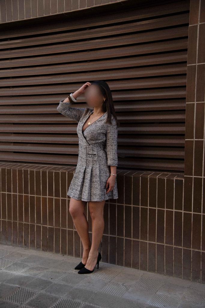 689654439: Chica busca chico en Barcelona