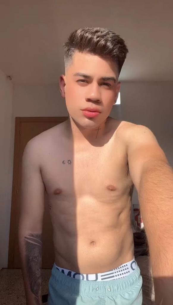 Chico busca chica en Sevilla: 